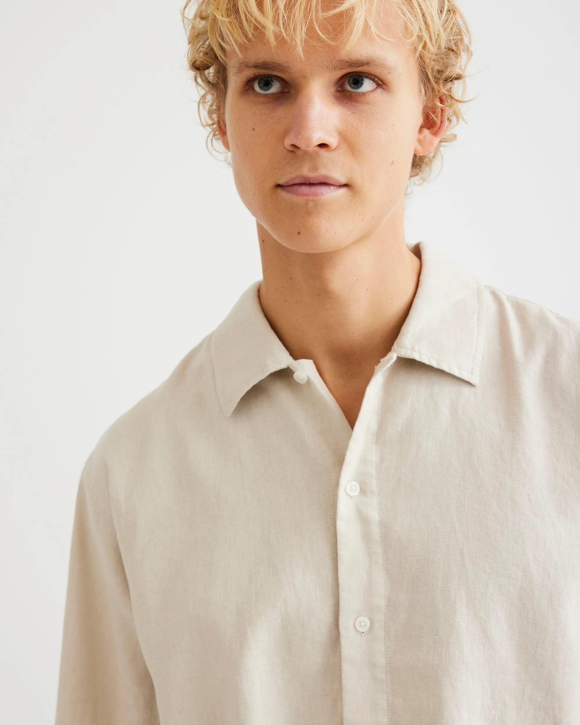 WBBanks Linen Shirt - Image 6